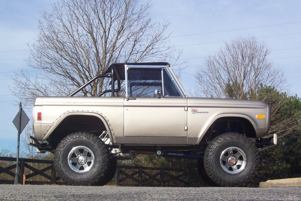 Top Notch 1977 Ford Bronco Classic Fully Restored Lifted