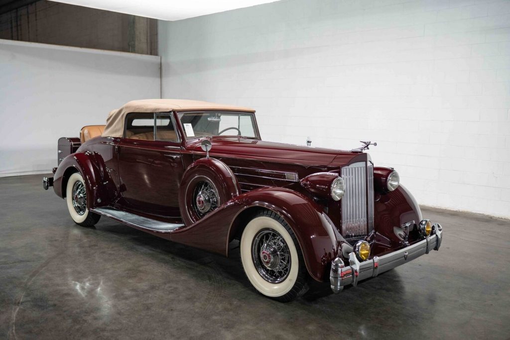 1935 Packard Victoria 12