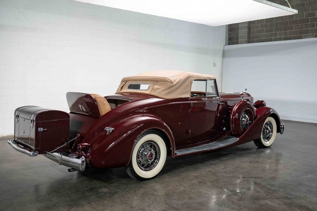 1935 Packard Victoria 12