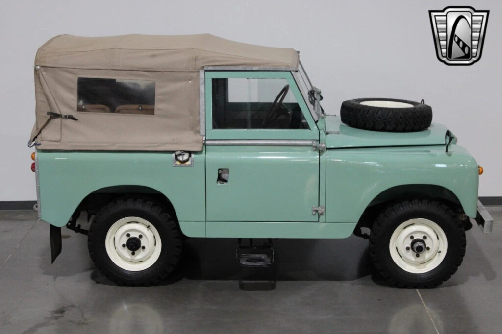 Mint Green Turquoise 1969 Land Rover Series IIA 2.25l 4 Cylinder 4-Speed M