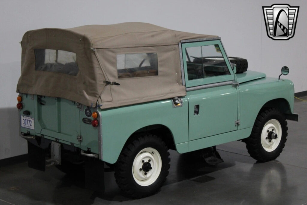 Mint Green Turquoise 1969 Land Rover Series IIA 2.25l 4 Cylinder 4-Speed M